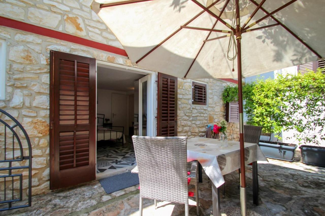 Novigrad Istria Carla Guest House المظهر الخارجي الصورة